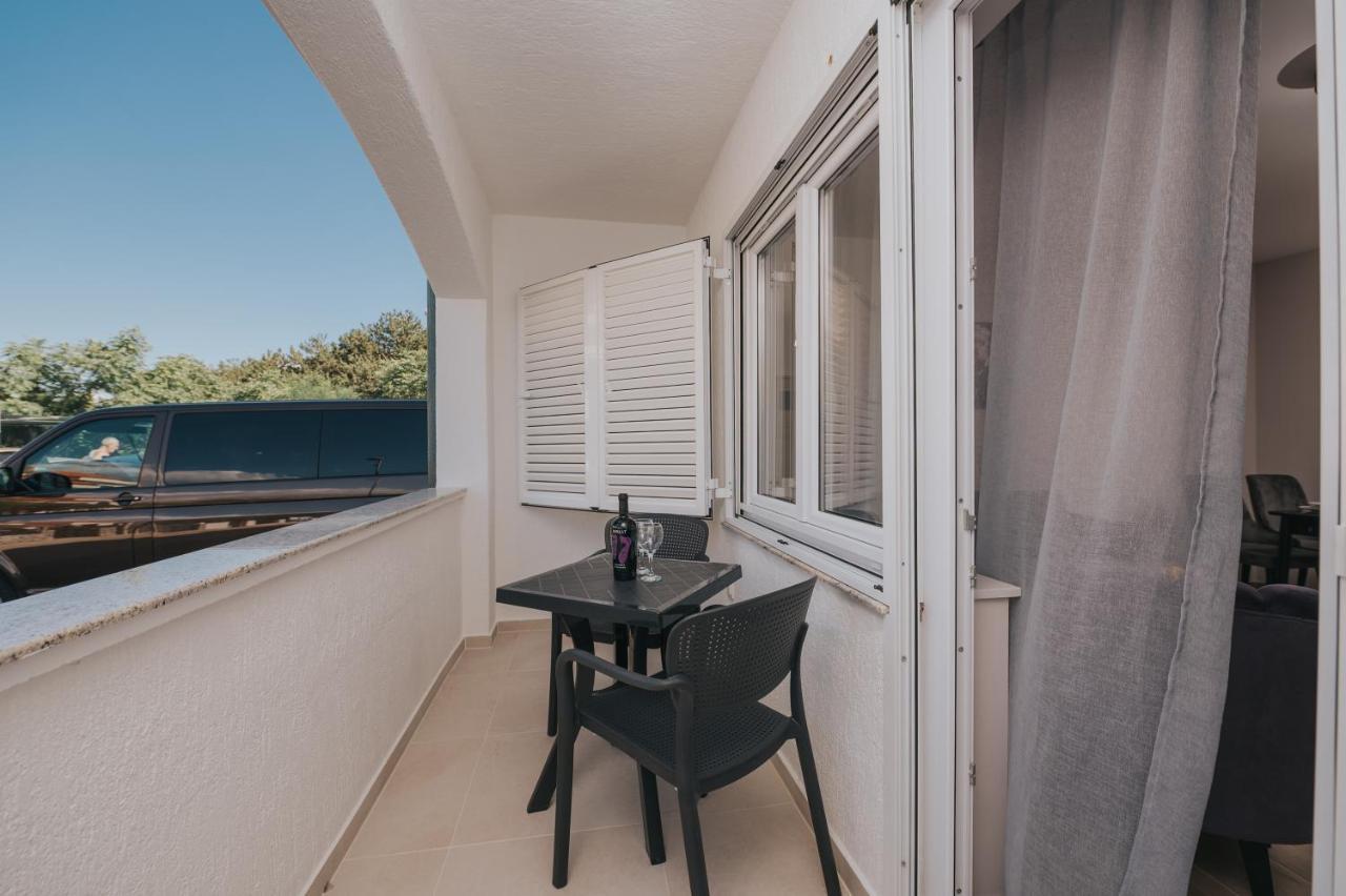 Apartments Virgine Maria I Baška Exteriör bild